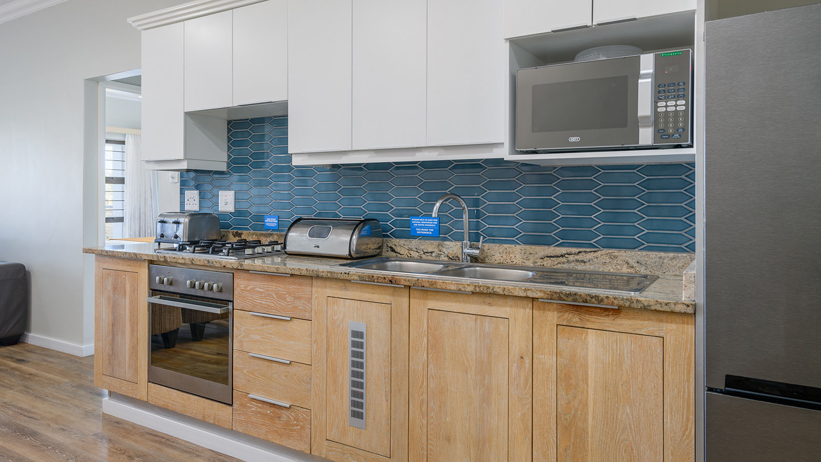 Three Bedroom Luxury Apartment with Splash Pool