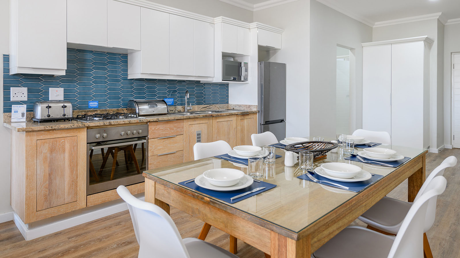 Three Bedroom Luxury Apartment with Splash Pool