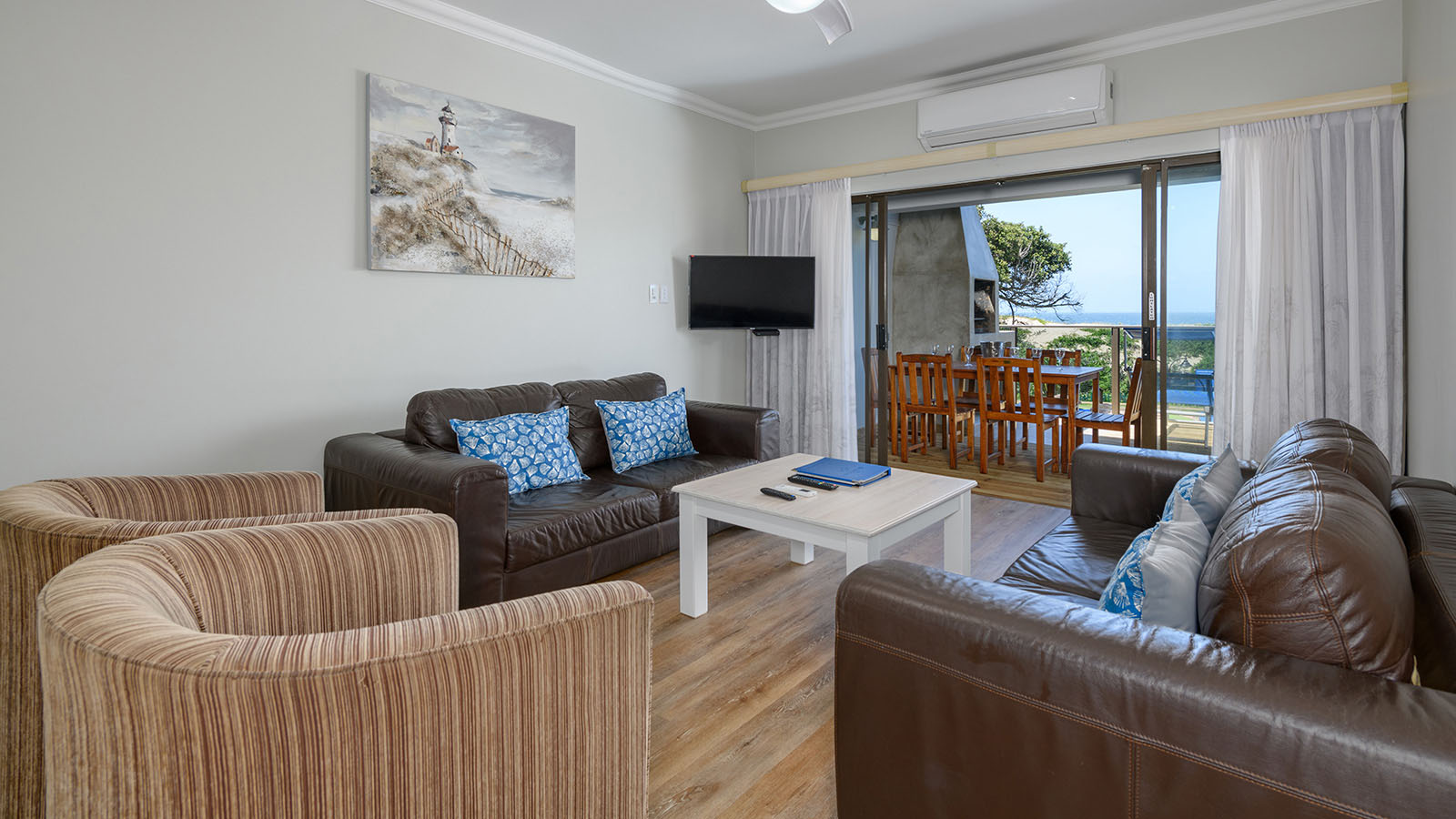 Three Bedroom Luxury Apartment with Splash Pool